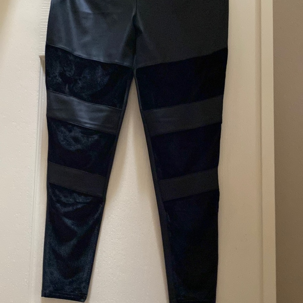 Yummie faux leather leggings with velvet